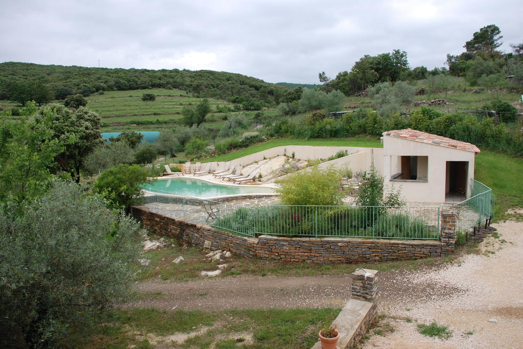 Bed and Breakfast Les Jardins Du Mas Evesque Rousson  Pokoj fotografie