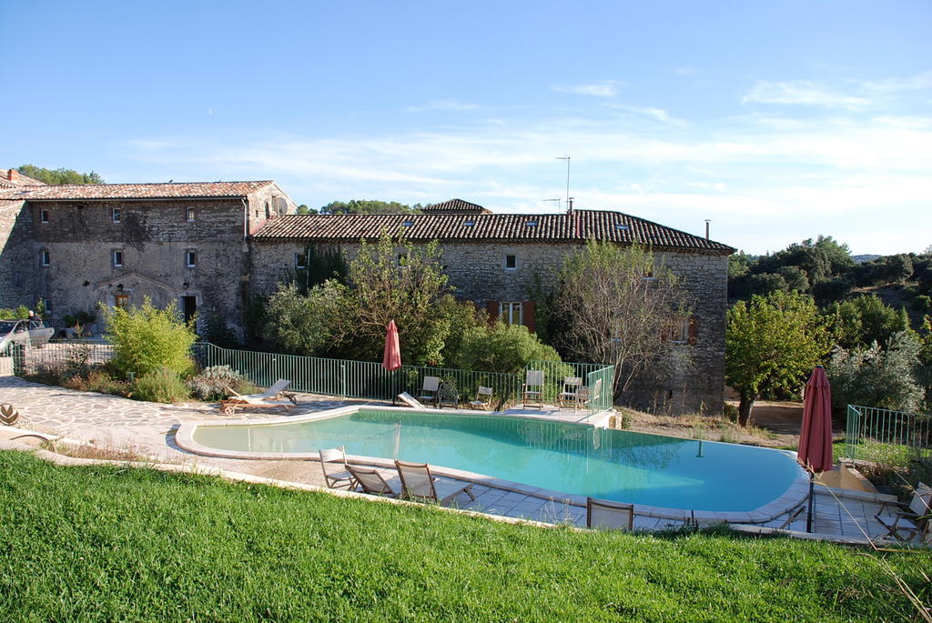 Bed and Breakfast Les Jardins Du Mas Evesque Rousson  Pokoj fotografie