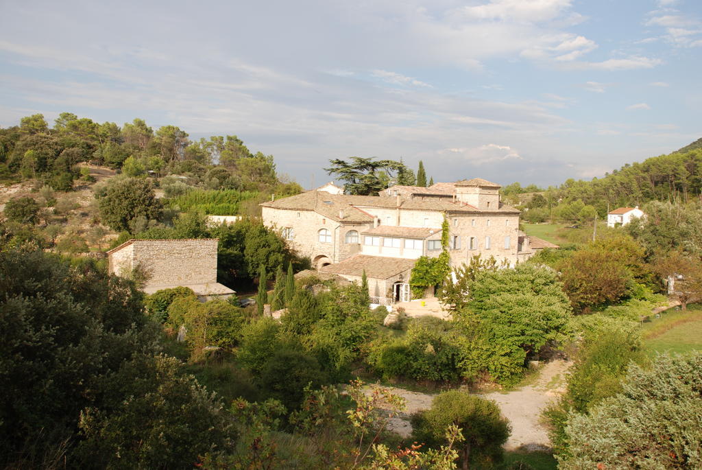 Bed and Breakfast Les Jardins Du Mas Evesque Rousson  Pokoj fotografie